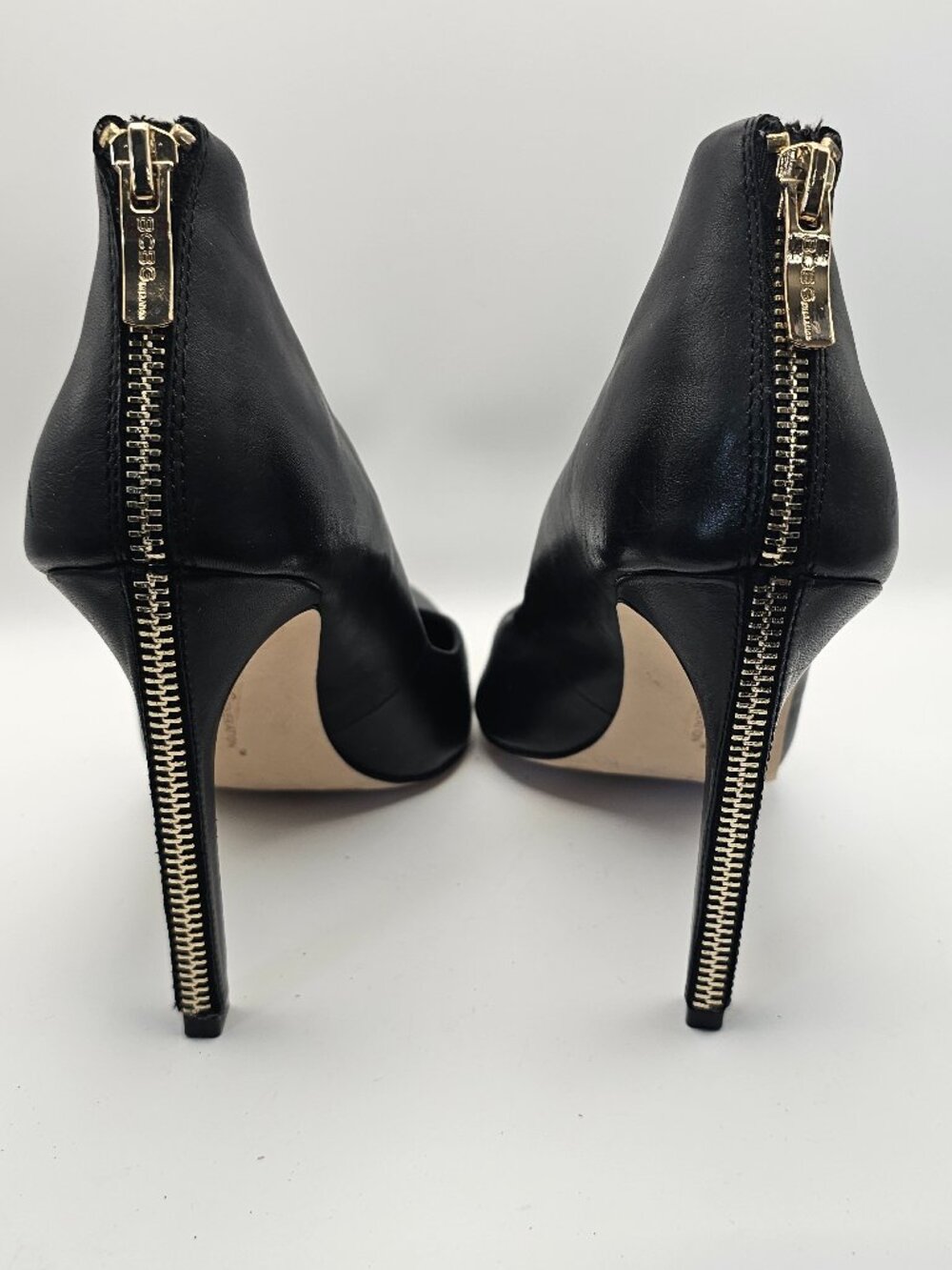 BCBGeneration “Conrad” Black Leather Pointed‑Toe Pumps – Size 7M - Picture 4 of 8